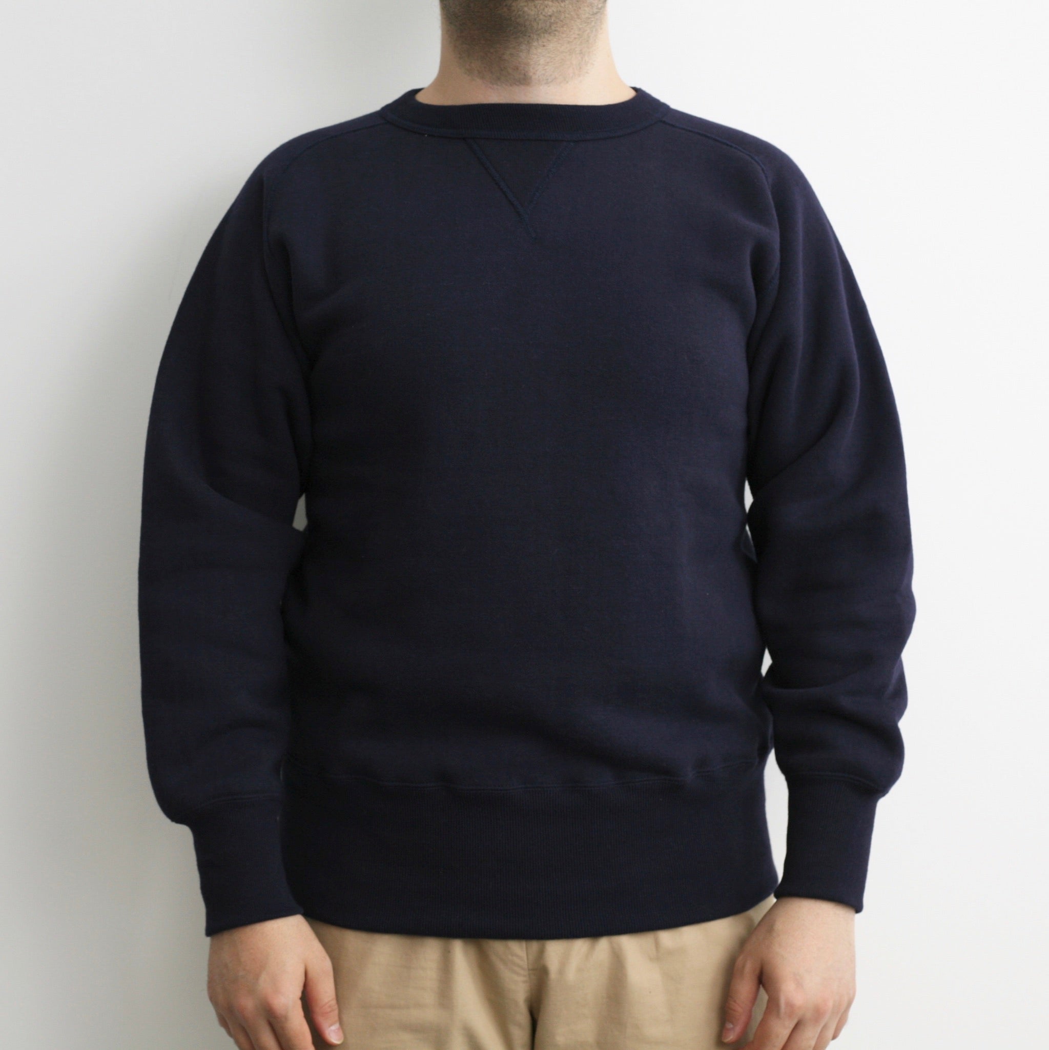 Tsuri-Ami Loopwheel Freedom-Sleeve Sweatshirt in Navy