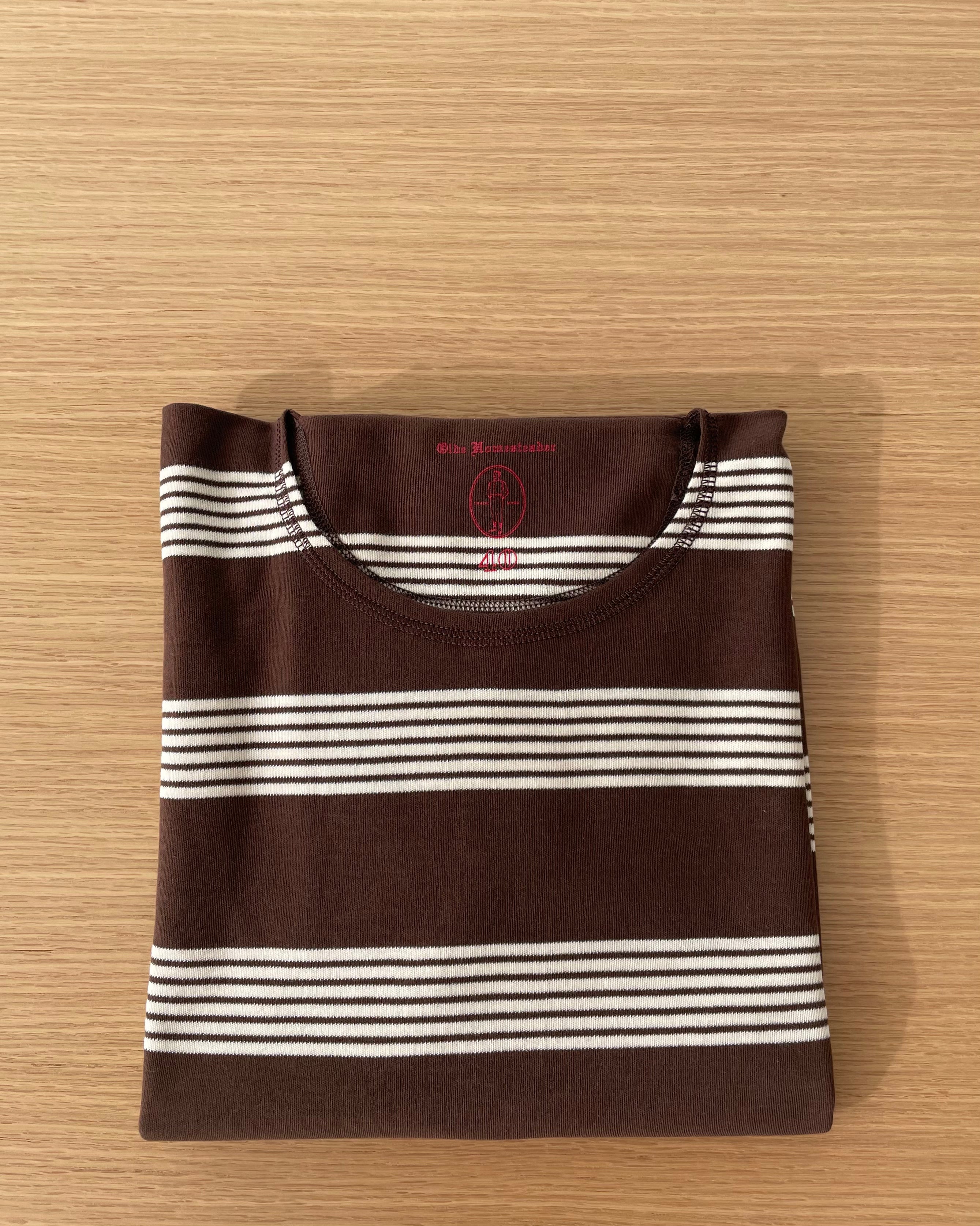 US004 Crew Neck Long Sleeve in Chestnut x Écru - Tempo