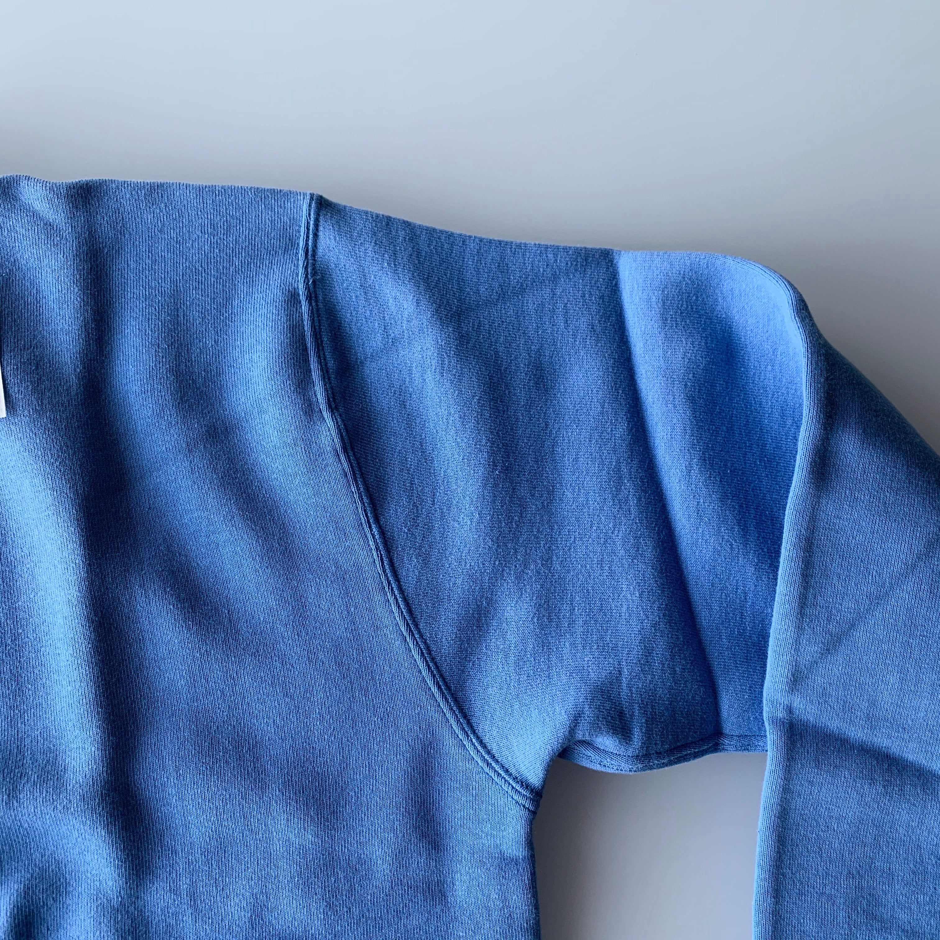 Tsuri-Ami Loopwheel Set-In-Sleeve Sweatshirt in Sax Blue - Tempo