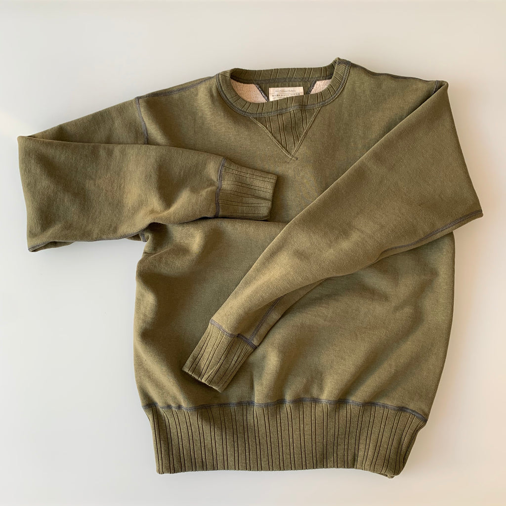 Double-V Set-In Sleeve Tsuriami Loopwheel Mother Cotton Sweat Shirt in Olive - Tempo