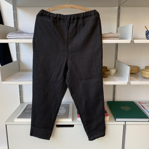 Linen Drop-Crotch Tapered Pants in Black