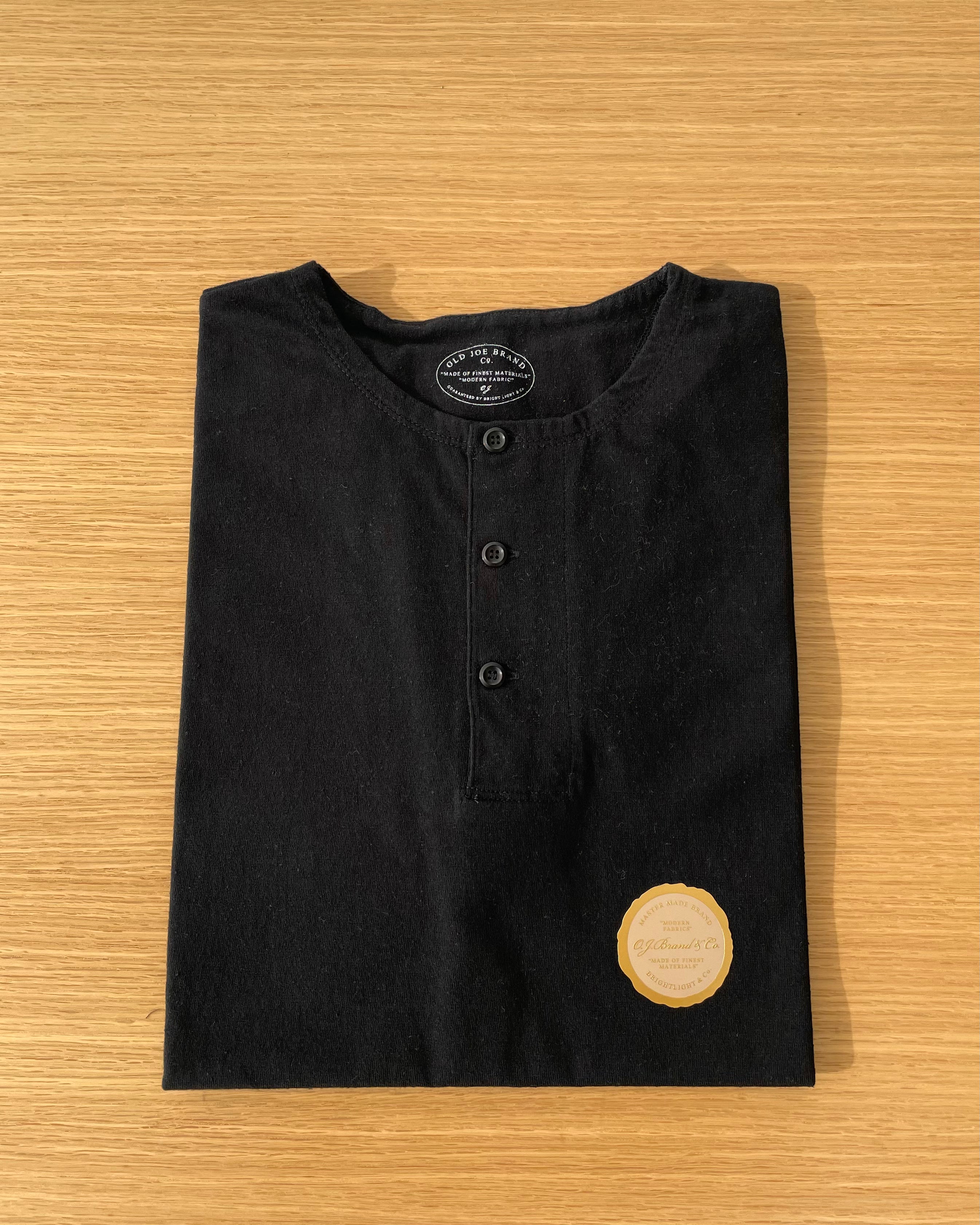 Tube Tee Henley Neck in Black - Tempo
