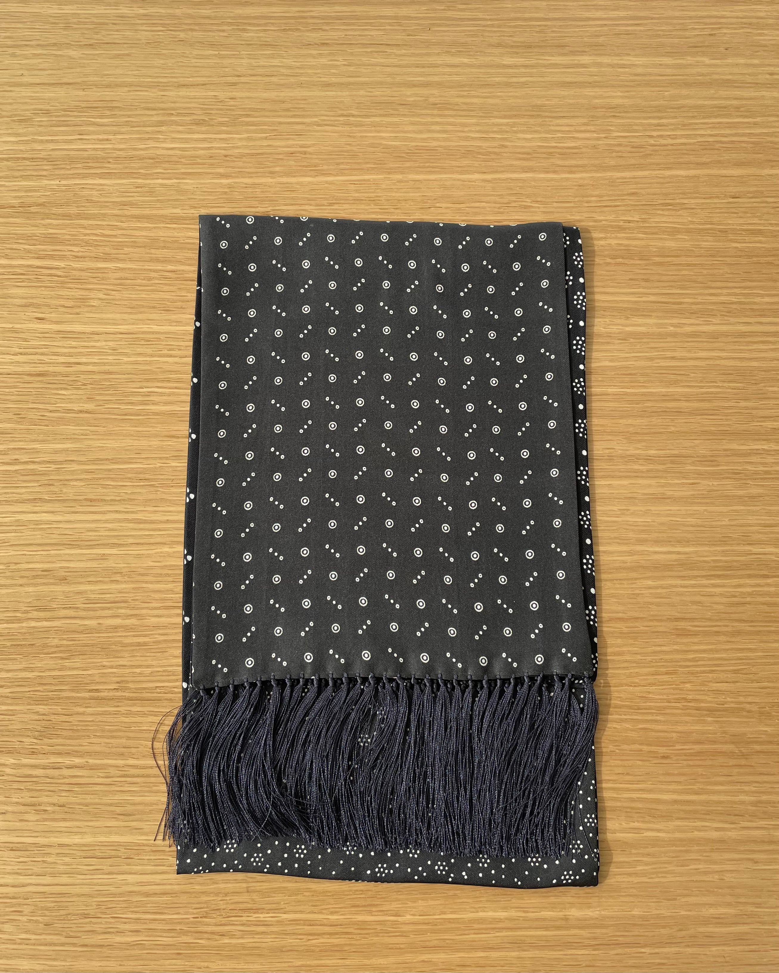 Silk Calico Fringe Stall in Graphite - Tempo