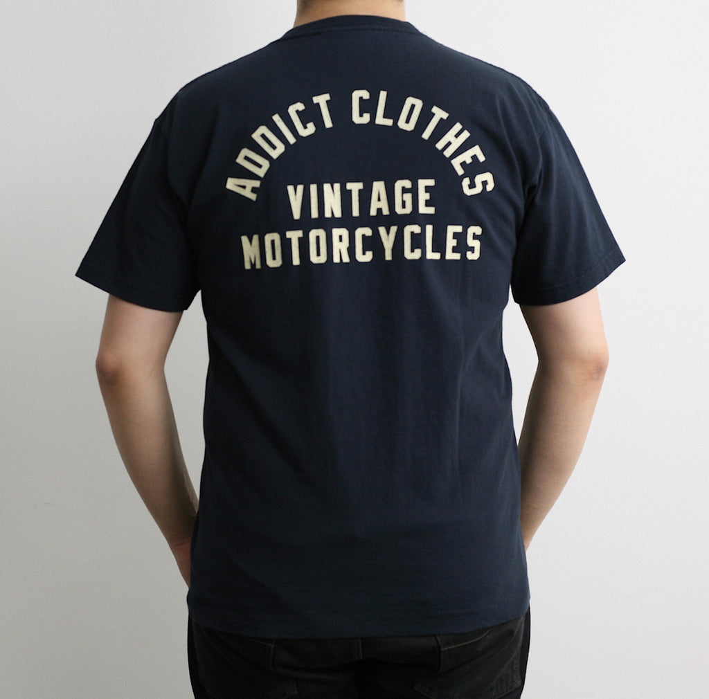 Slanted Pocket Logo Tee in Navy x White - Tempo