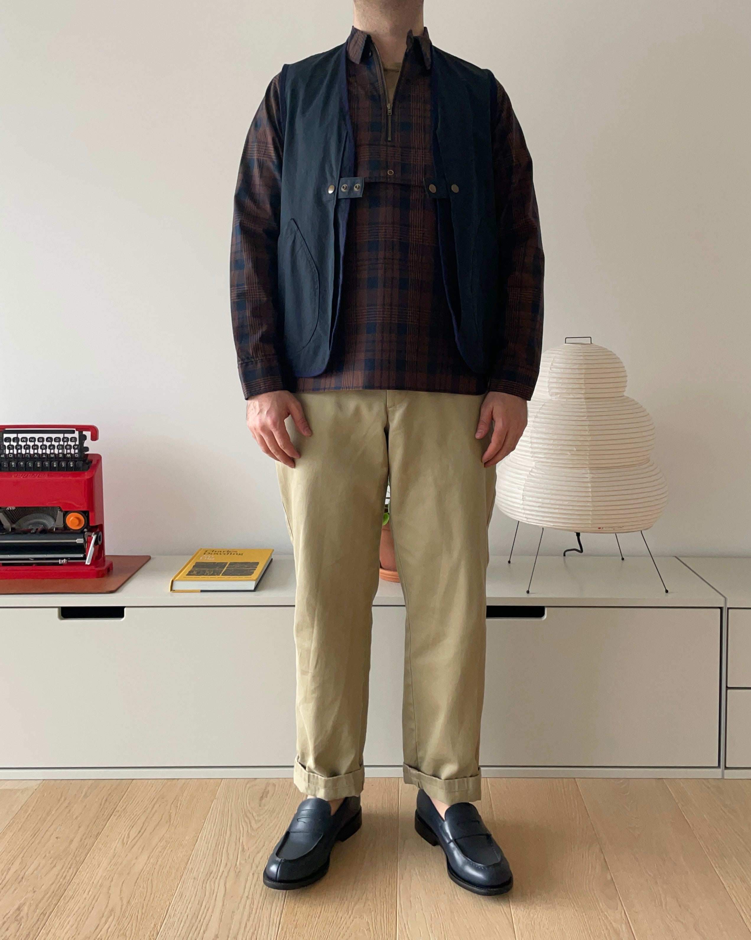 "Jackson" High Density Cotton Anorak Shirt in Navy x Brown - Tempo