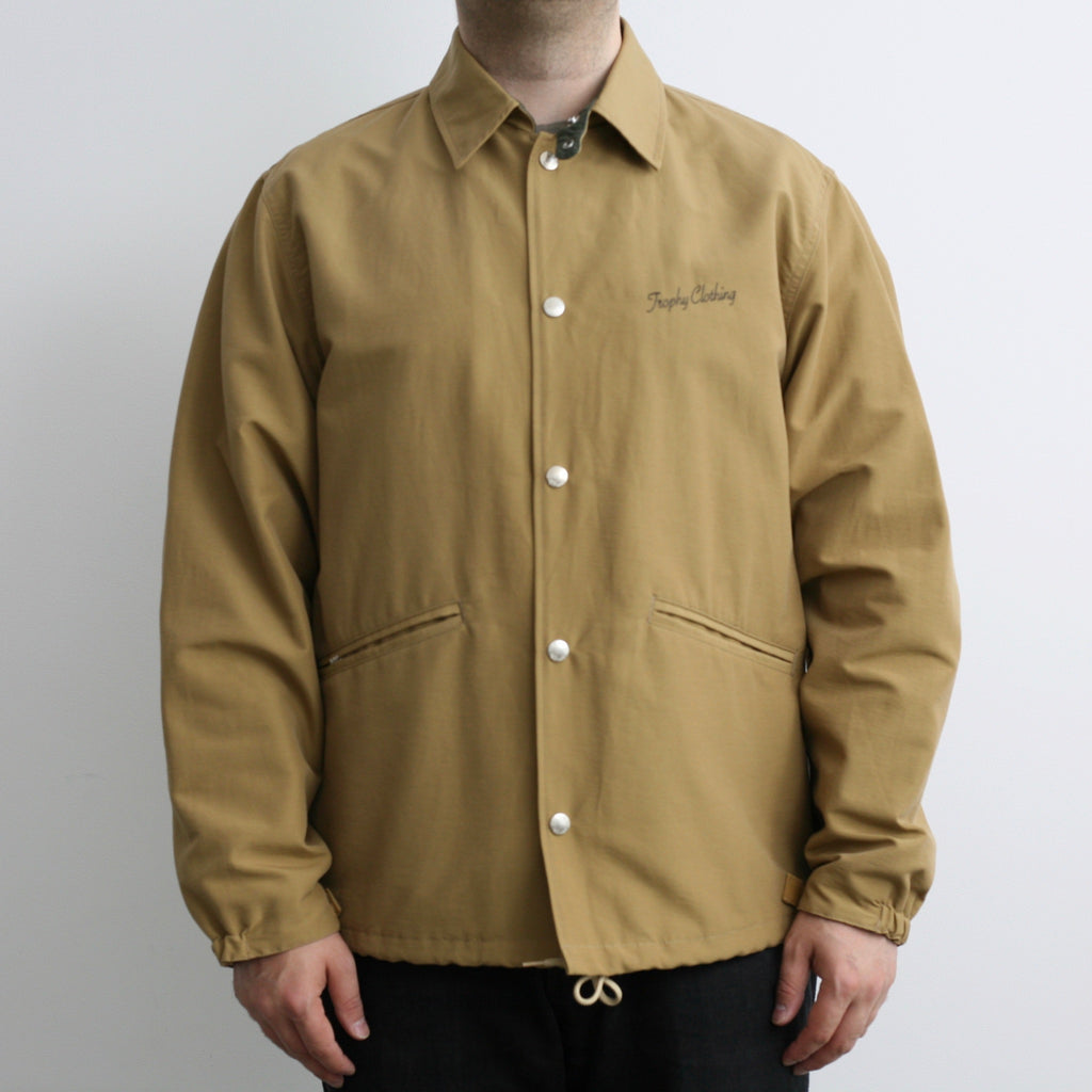 Classic Logo Warm Up Jacket in Beige - Tempo