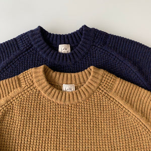 Merino Super Lamb Big Waffle Command Sweater in Golden Brown - Tempo