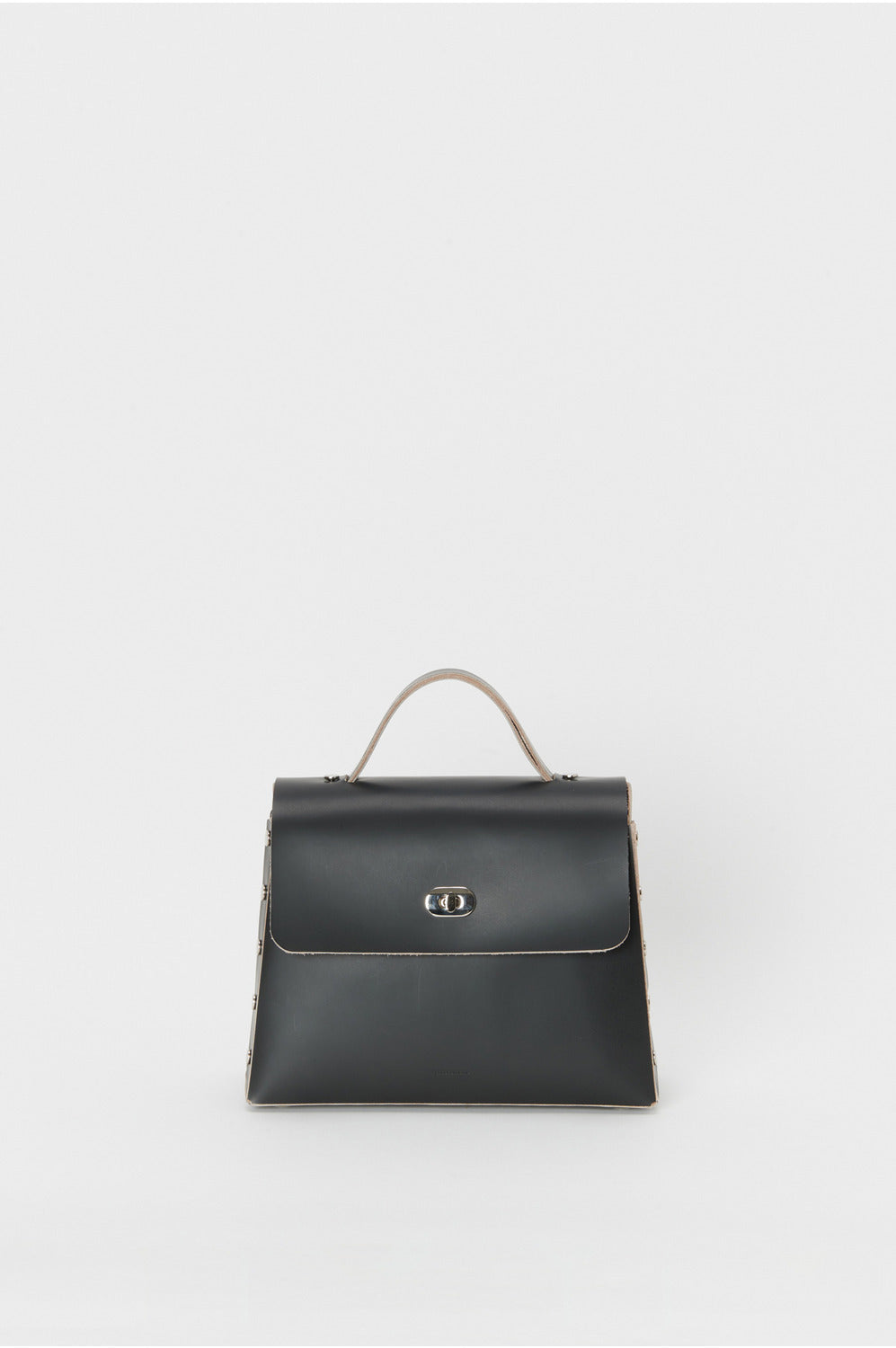 Assemble Bag Flap M in Black - Tempo